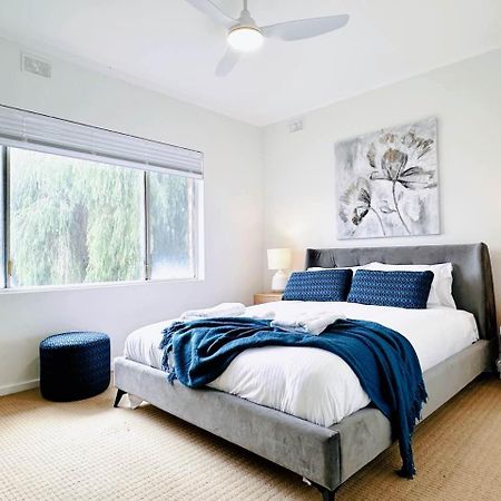 In Between City Sea & Airport - 2Br Vacation Home Plympton Eksteriør bilde