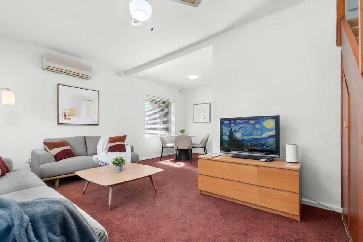 In Between City Sea & Airport - 2Br Vacation Home Plympton Eksteriør bilde